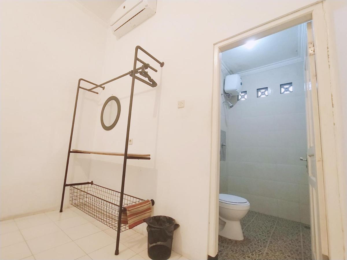 Pojok Pas Hotel Yogyakarta Exterior photo